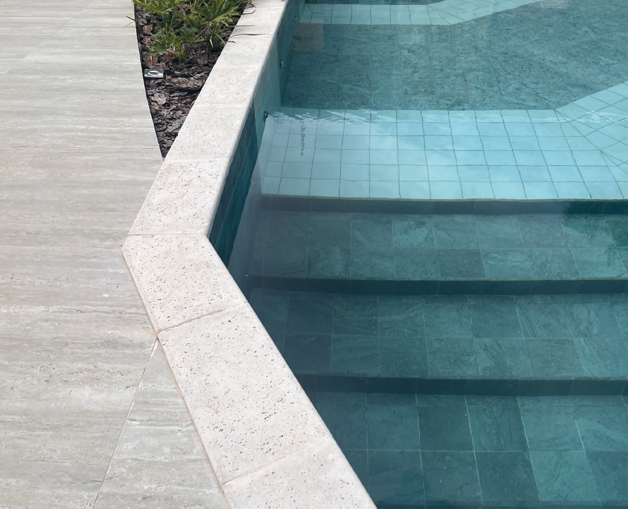 Borda de Piscina
